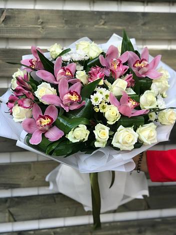 Букет цветов из: Розы и Хризантемы в Пшада
