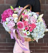 Композиция солнечный день в Пшада Цветочная композиция из Розы, Хризантемы, Пионы и Лизиантусы в корзине в Пшада