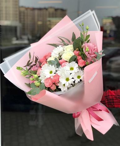 Букет цветов из: Розы, Лизиантусы и Хризантемы в Пшада
